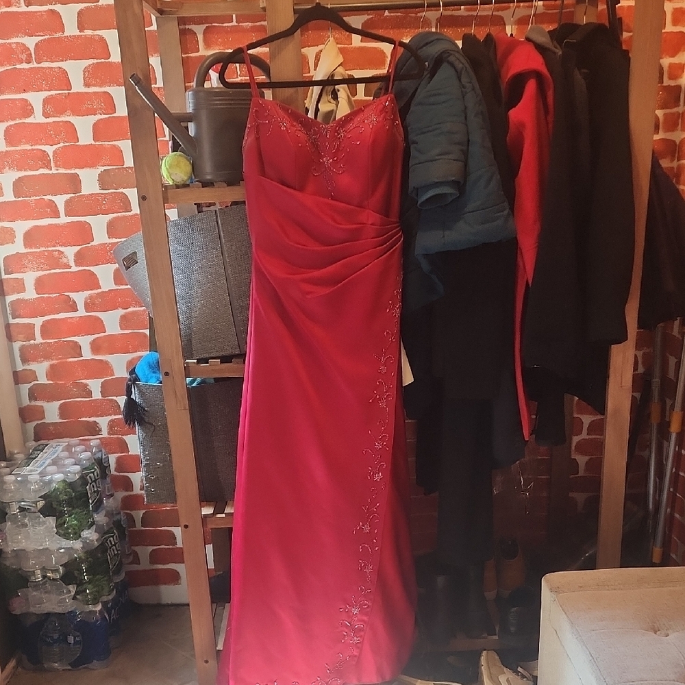 💃Alexia Designs Elegant Red  Evening Gown, Size 12💃